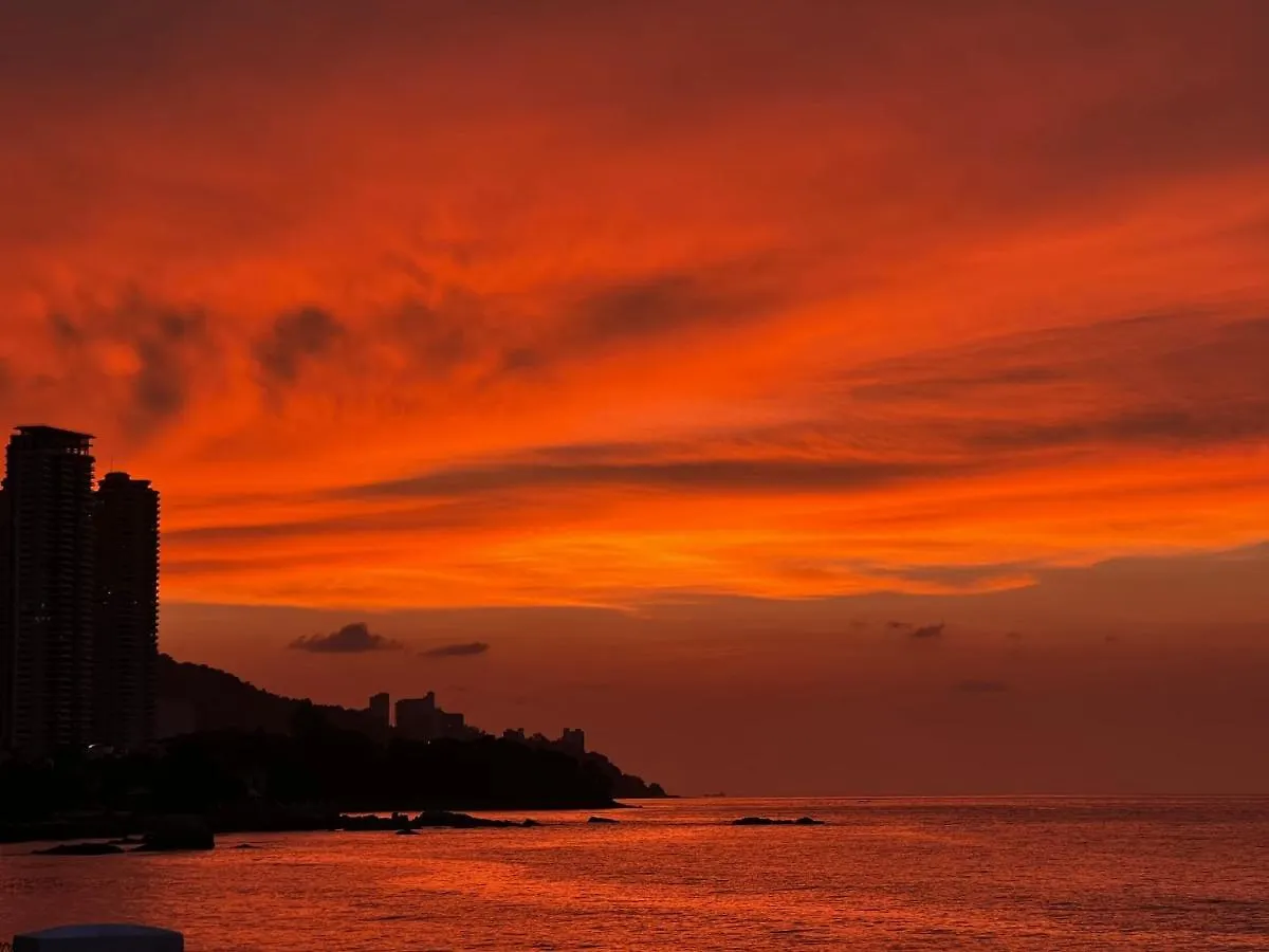 The Beach Inn تانجونغ بونغاه منزل للإقامة