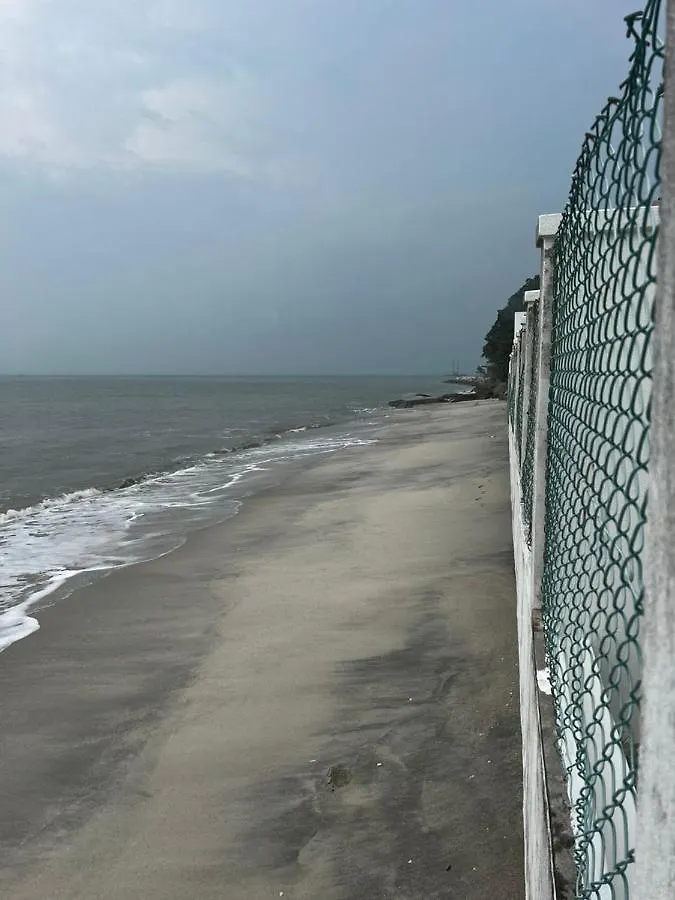 The Beach Inn تانجونغ بونغاه