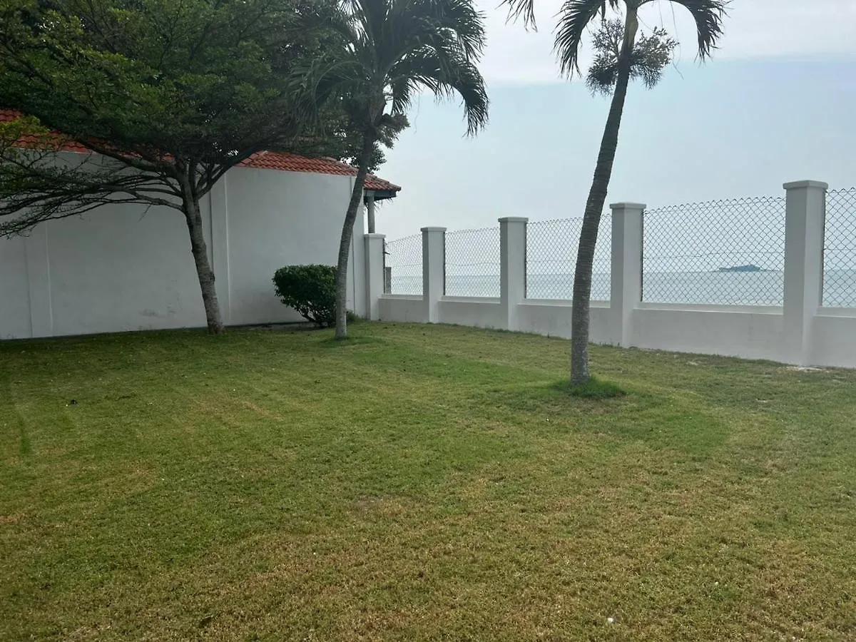 Homestay The Beach Inn Tanjung Bungah